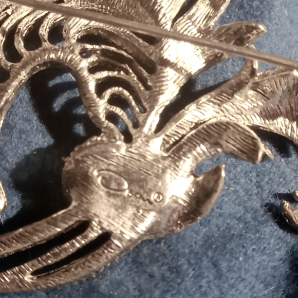 Oscar de la Renta 2 3/4" brooch - Picture 3 of 4